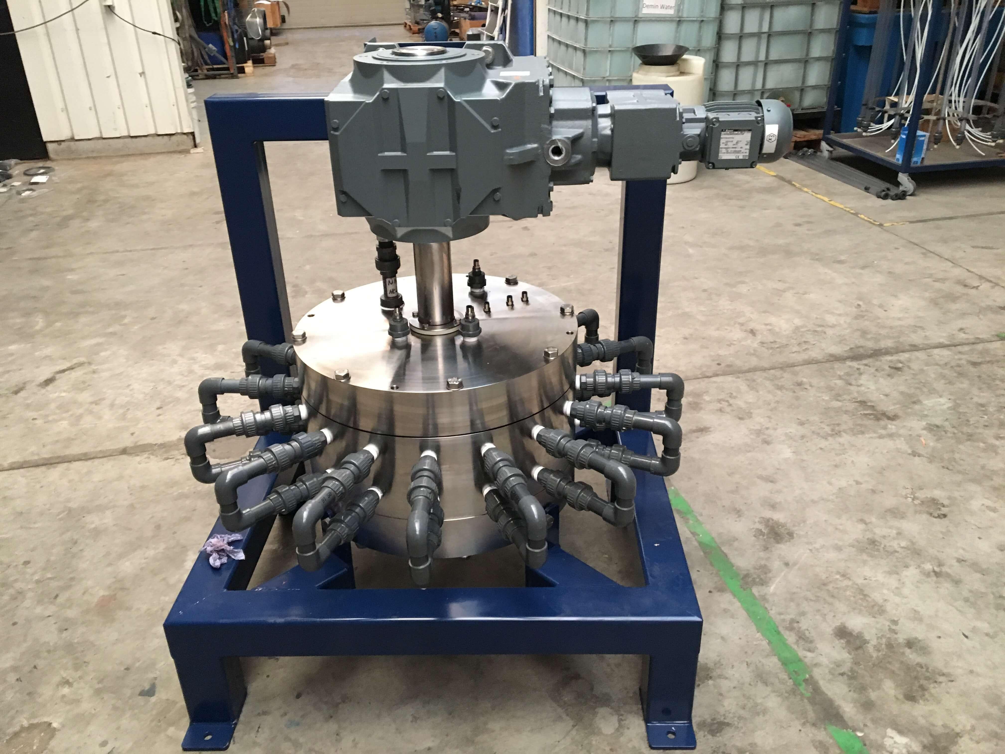 ION-IX multiport valve for amine removal